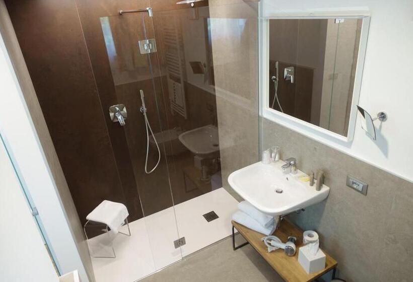 تختخواب و صبحانه Alea   Garda Lake Suite