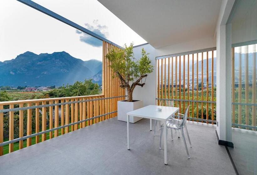 تختخواب و صبحانه Alea   Garda Lake Suite