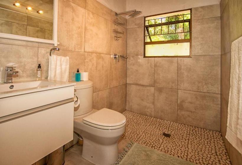 تختخواب و صبحانه Sea Whisper Guest House And Self Catering