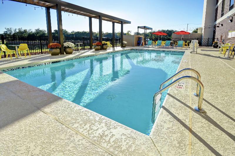 Отель Home2 Suites By Hilton Lagrange