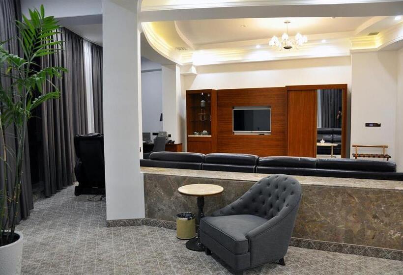 בית מלון כפרי Parliament Palace