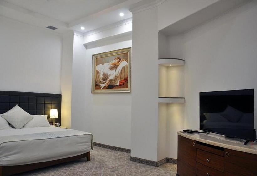 בית מלון כפרי Parliament Palace