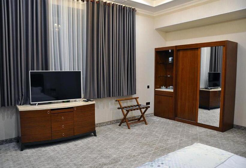 בית מלון כפרי Parliament Palace