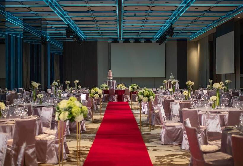 هتل Renaissance Taipei Shihlin