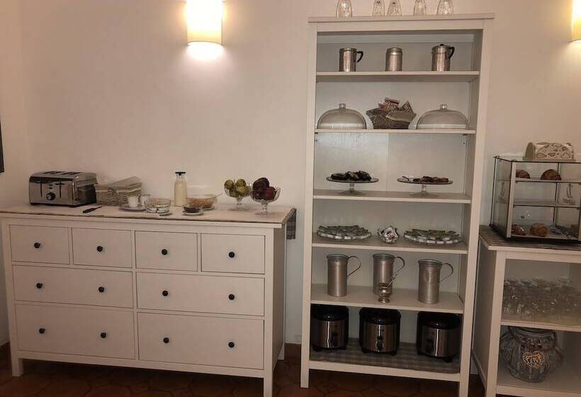 تختخواب و صبحانه Elios Tao