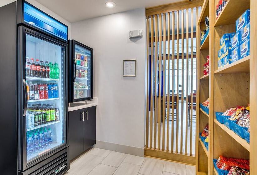 בית מלון כפרי Holiday Inn Express & Suites   Denton South, An Ihg