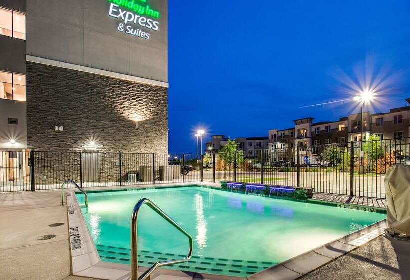 בית מלון כפרי Holiday Inn Express & Suites   Denton South, An Ihg