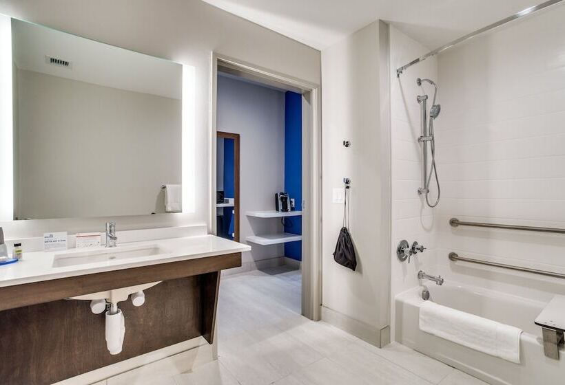 בית מלון כפרי Holiday Inn Express & Suites   Denton South, An Ihg