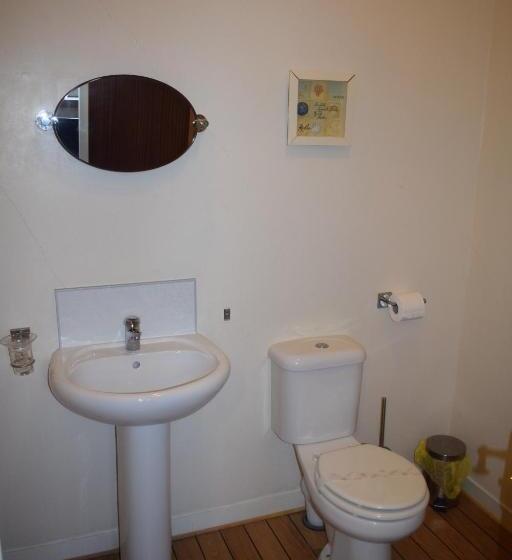 فندق صغير Cheers Cafe Bar & Tavern