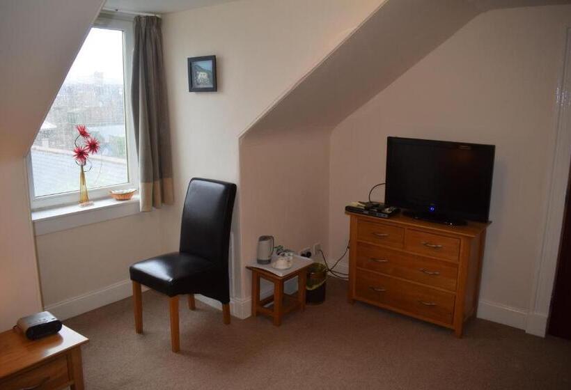 فندق صغير Cheers Cafe Bar & Tavern