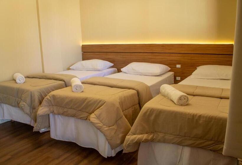 הוסטל Rogai Hotel Pousada