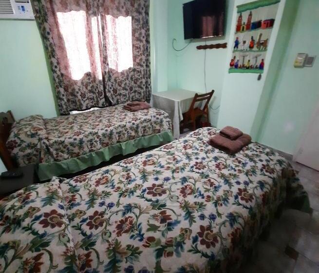 تختخواب و صبحانه La Rojarilla