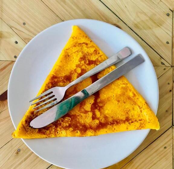 تختخواب و صبحانه Laligurasvilla Beachside Escape   100m To Beach