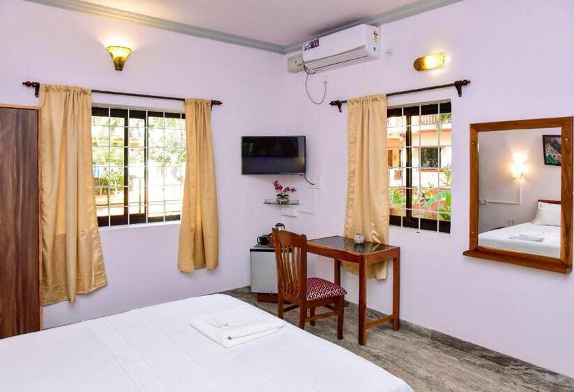 تختخواب و صبحانه Laligurasvilla Beachside Escape   100m To Beach