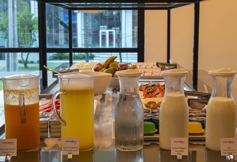 호텔 Moov Curitiba