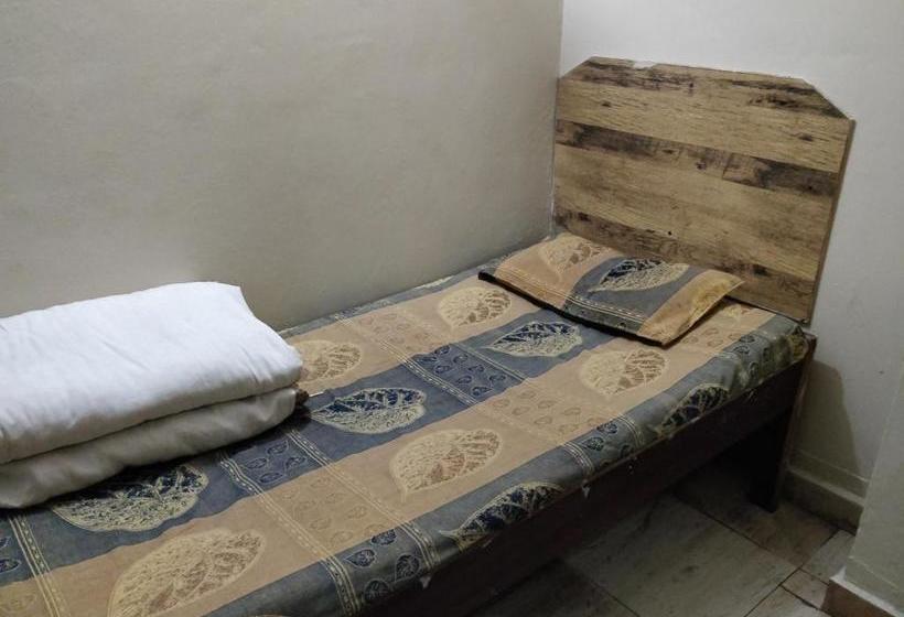 בית מלון כפרי Rajhans