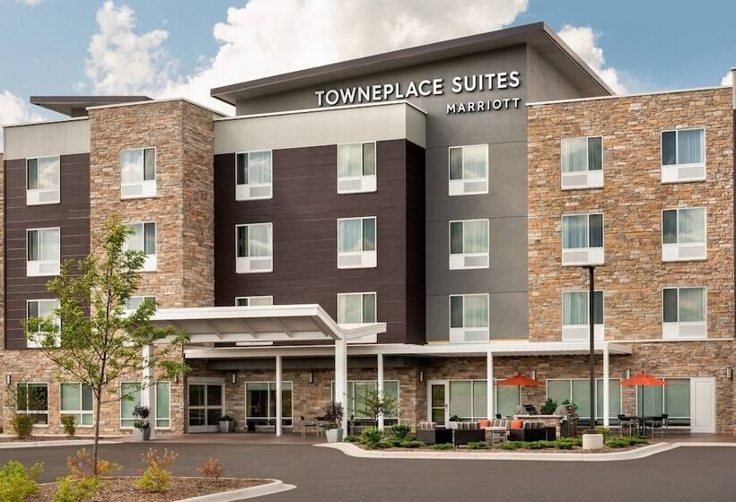 Отель Towneplace Suites By Marriott Milwaukee Grafton