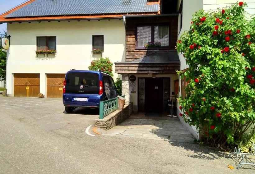 ユースホステル Gasthaus Schachinger