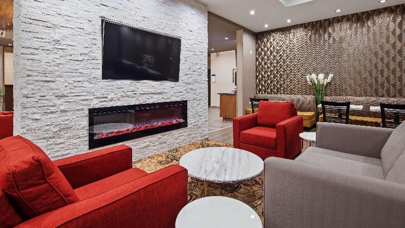 בית מלון כפרי Best Western Plus Hinton Inn & Suites