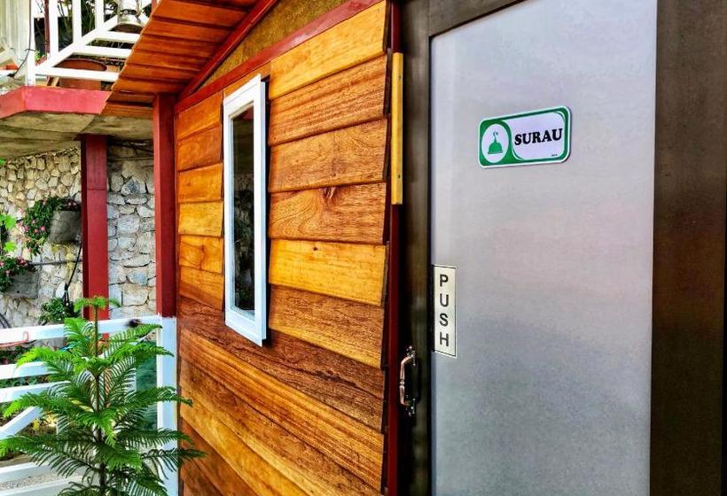 هتل کپسول Kea Garden Mini Chalet   Hostel