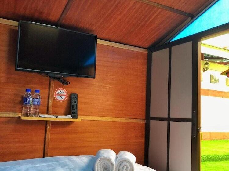هتل کپسول Kea Garden Mini Chalet   Hostel