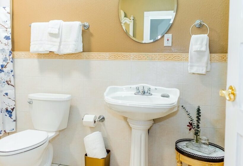 Bed and Breakfast Meranova Guest Inn