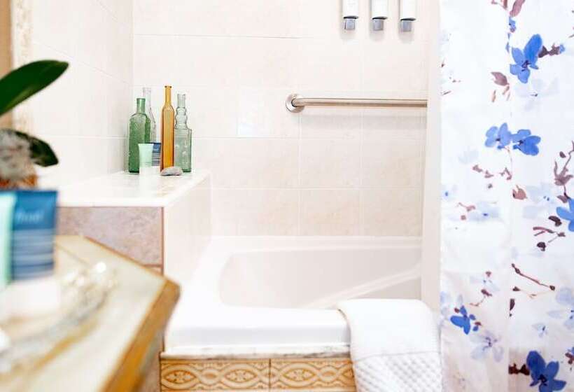 Bed and Breakfast Meranova Guest Inn