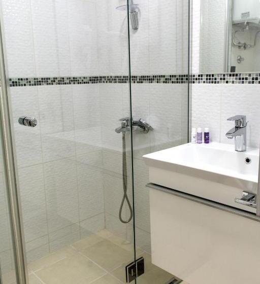 تختخواب و صبحانه Zam Residence