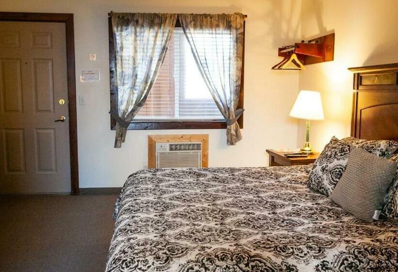 Circle R Motel