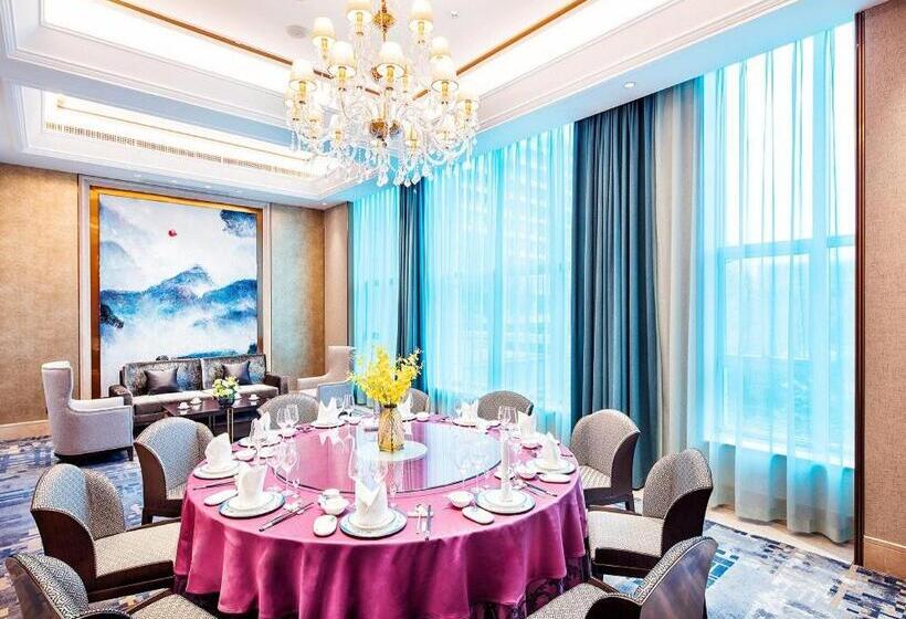 Отель Howard Johnson New District Plaza Ziyang
