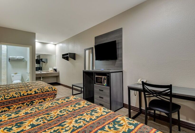 Мотель Executive Inn & Suites