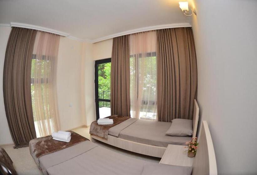 تختخواب و صبحانه Gori