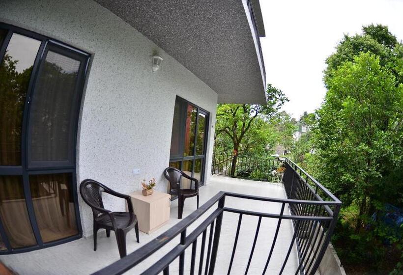 تختخواب و صبحانه Gori