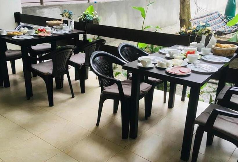 تختخواب و صبحانه Gori