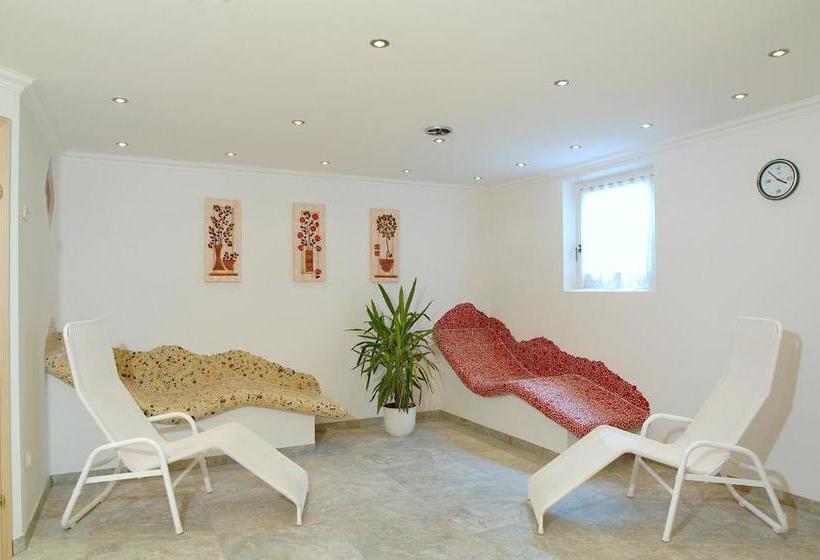 مبيت وإفطار Pension & Appartements Anny