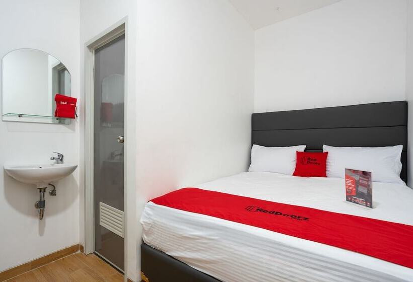 پانسیون Reddoorz Plus @ Danau Sunter Utara