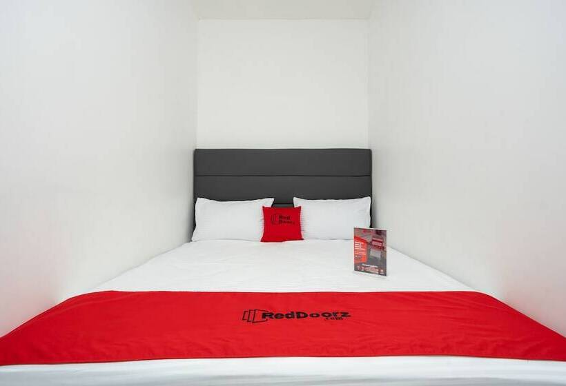 پانسیون Reddoorz Plus @ Danau Sunter Utara