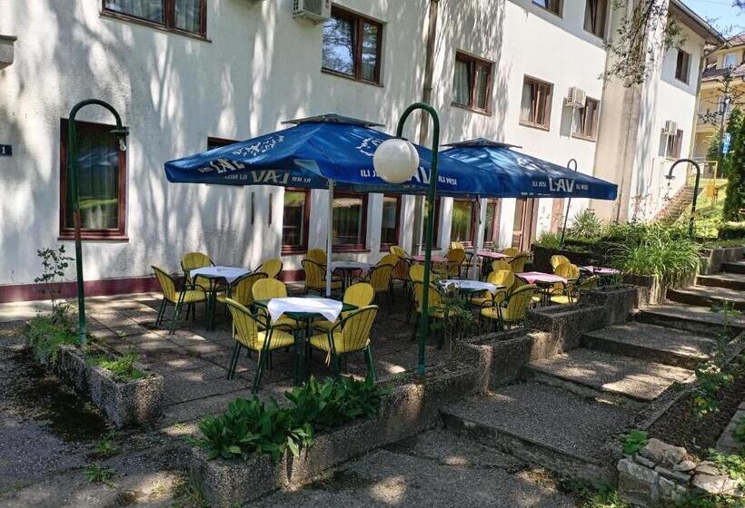 تختخواب و صبحانه Vila Panonija