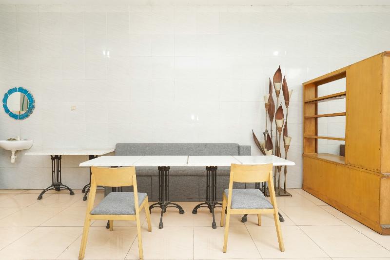 Отель Oyo 425 Mojokerto Residence