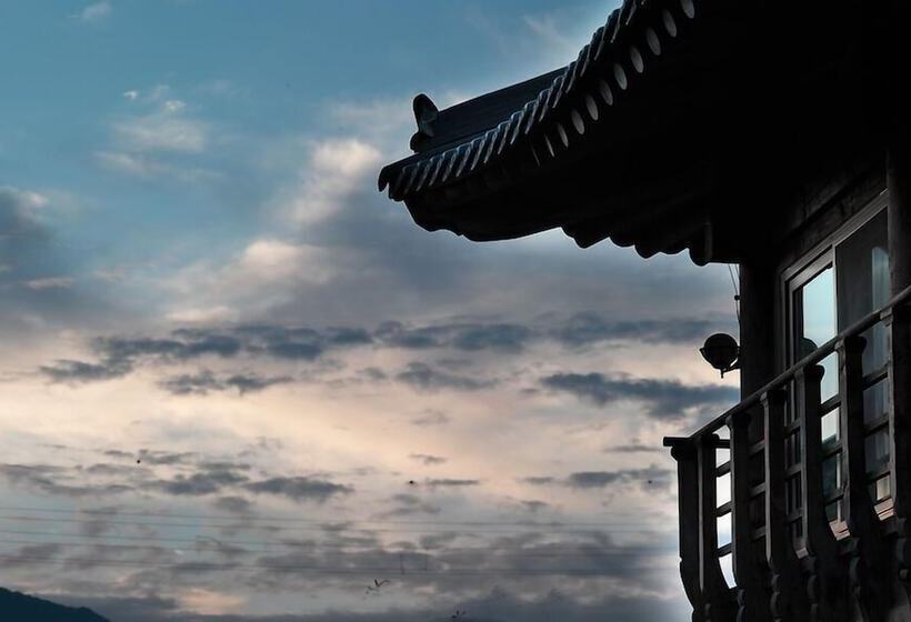 酒店 Jeonju Wangyijimil Hanok