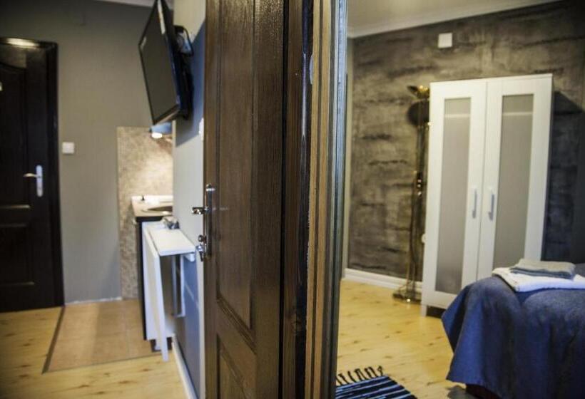 مُتل Vila Mila Riverside Apartments