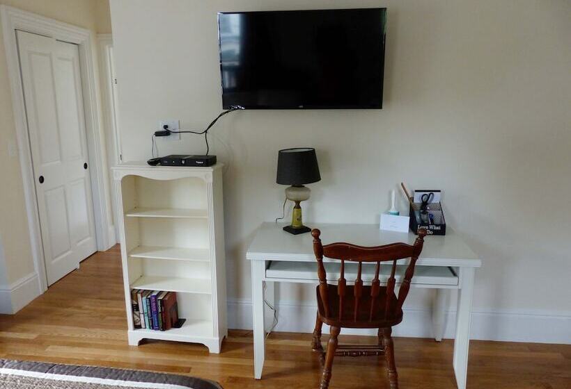 تختخواب و صبحانه Davis Square Inn