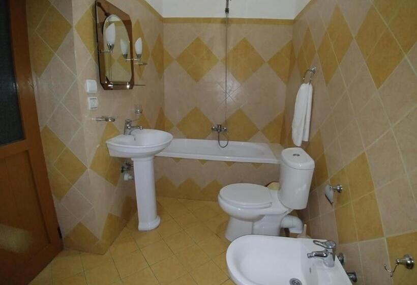 بنسيون Guest House Urat