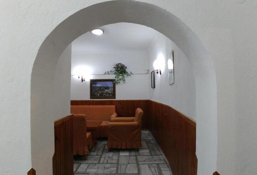 بنسيون Guest House Urat