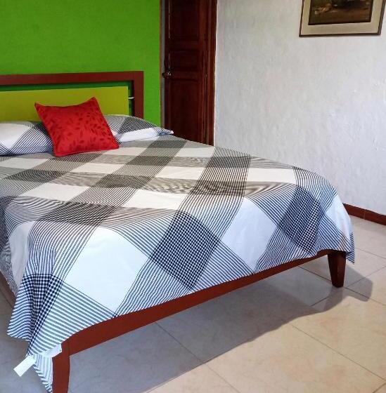 پانسیون Hostal Bamboo