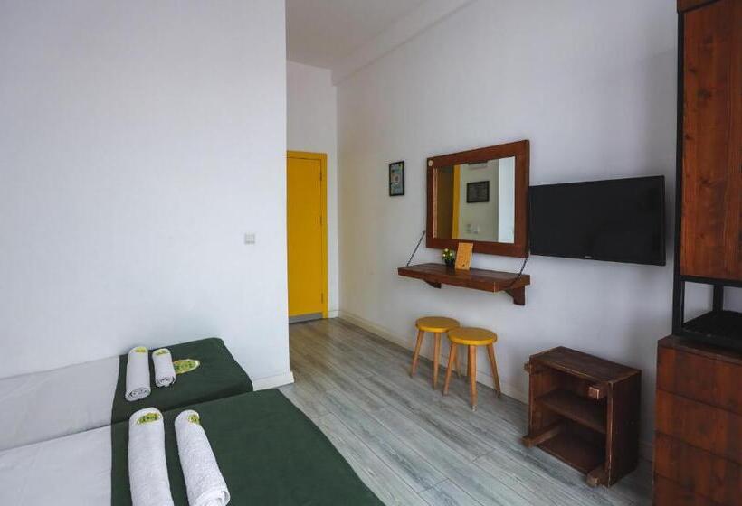 تختخواب و صبحانه Limon Inn Hotel, Taşucu