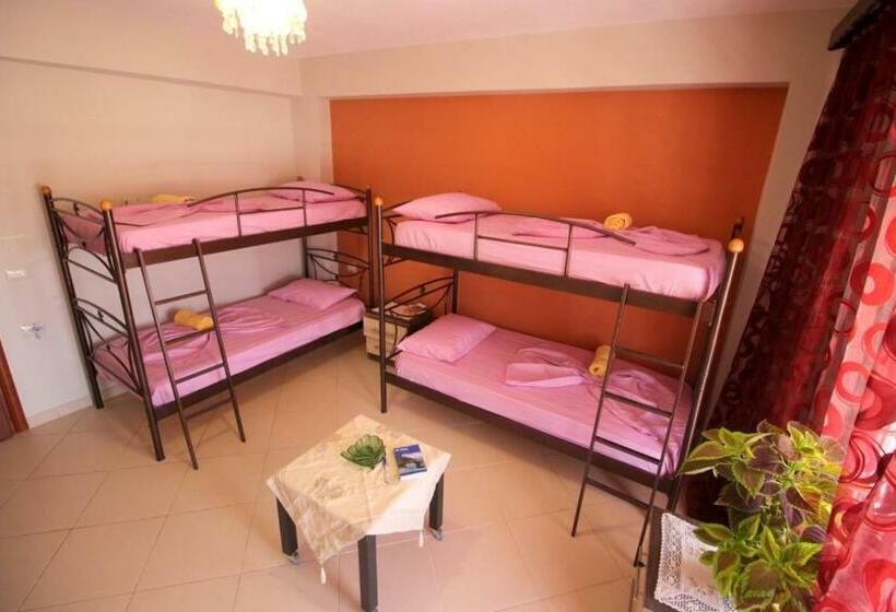 Mona`s Hostel