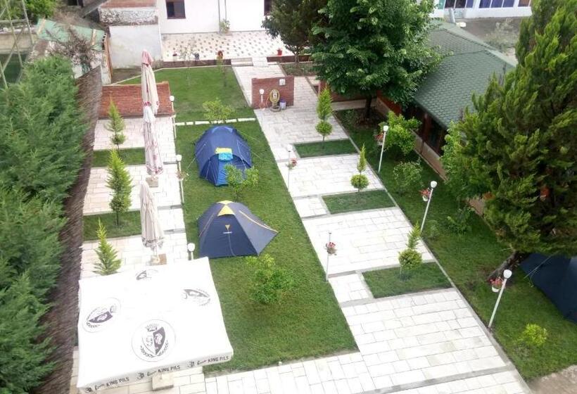 تختخواب و صبحانه Villa Juri Garden