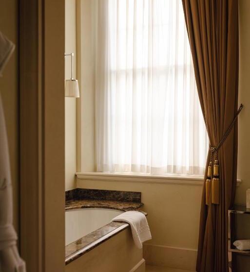 هتل L Oscar London