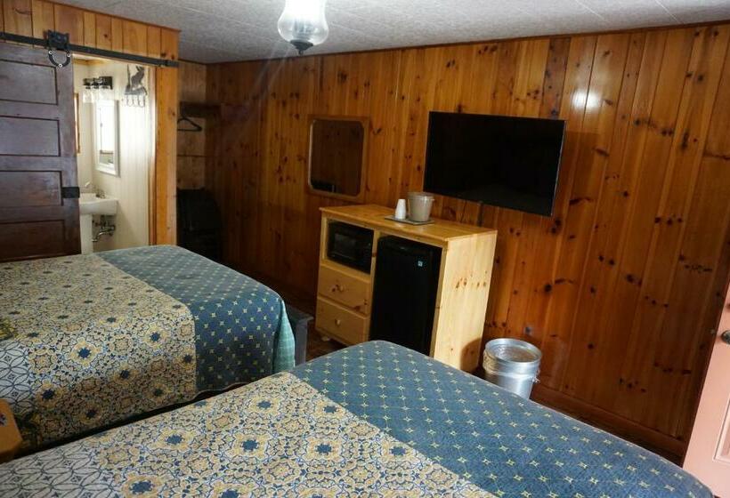 Marshall's Creek Rest Motel